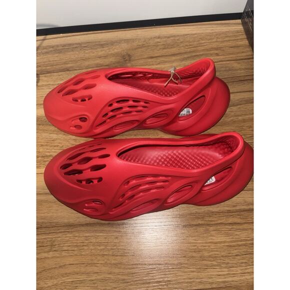 Men’s Size 9 Yeezy Foam Runner Vermillion RNNR Foamrunner - Picture 12 of 16